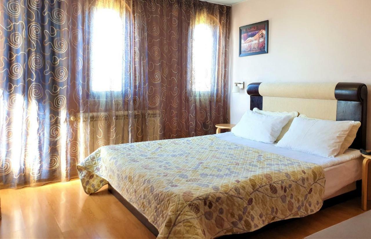 Family Hotel Sonata Samokov Eksteriør billede
